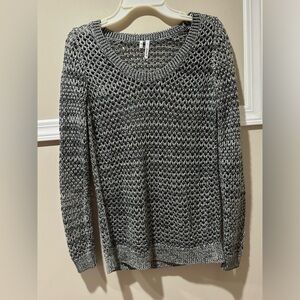 Studio‎ Y women's sweater